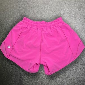 Hotty Hot Low-Rise 4" shorts Sonic Pink💕